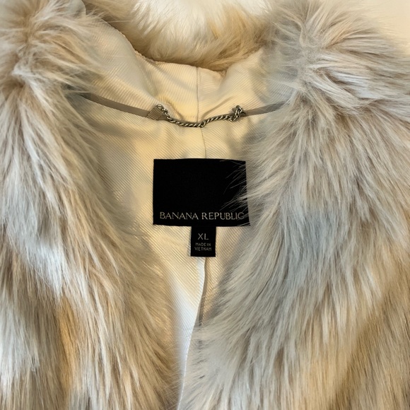 Banana Republic, faux fur lined vest, XL, Winter White with silver essence - Picture 2 of 8